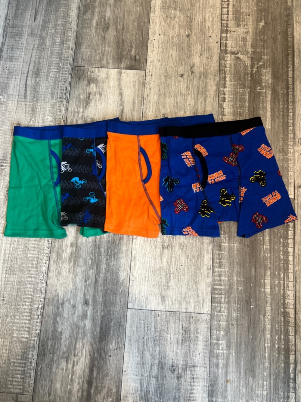 Boys Bundle of 4 Boxer Briefs. New. Size XL (14-16). Wondernation.